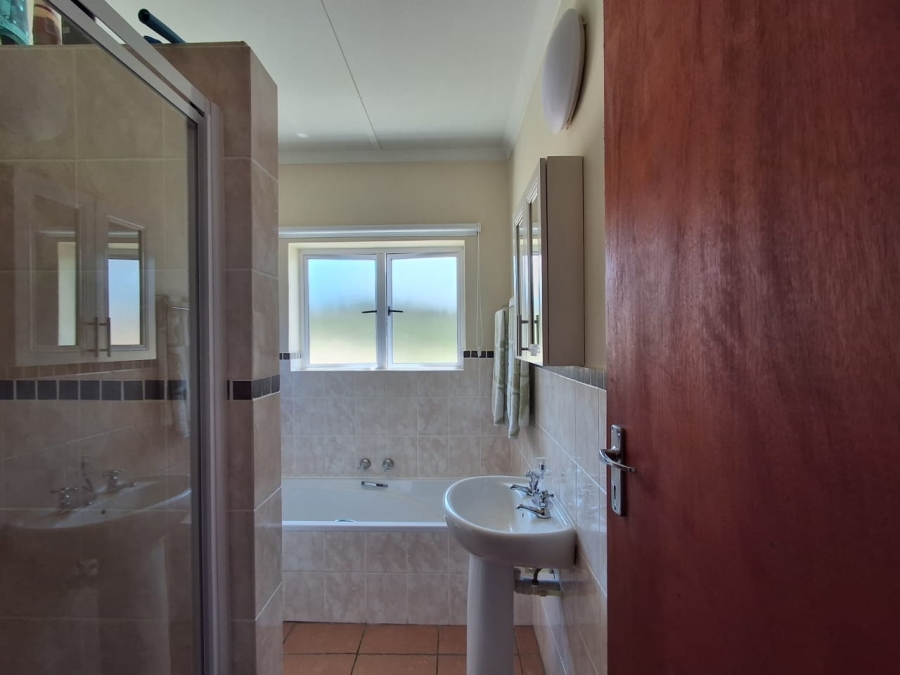 4 Bedroom Property for Sale in Stilbaai Wes Western Cape